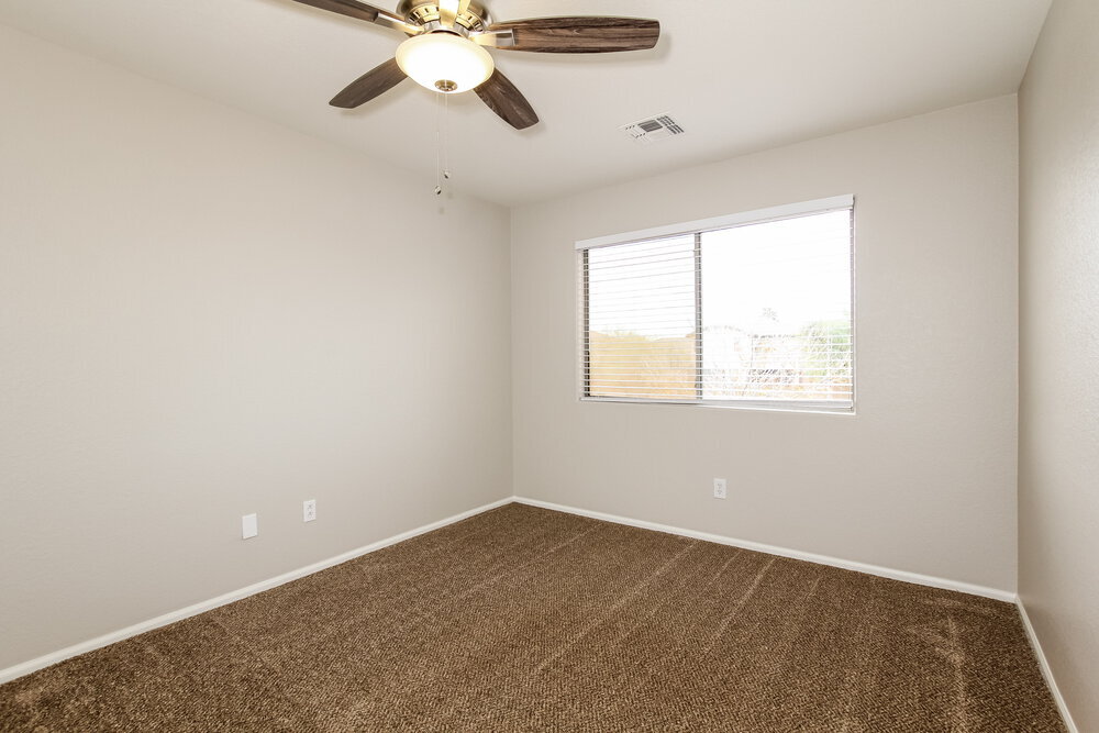 Building Photo - 5722 N 124th Ln