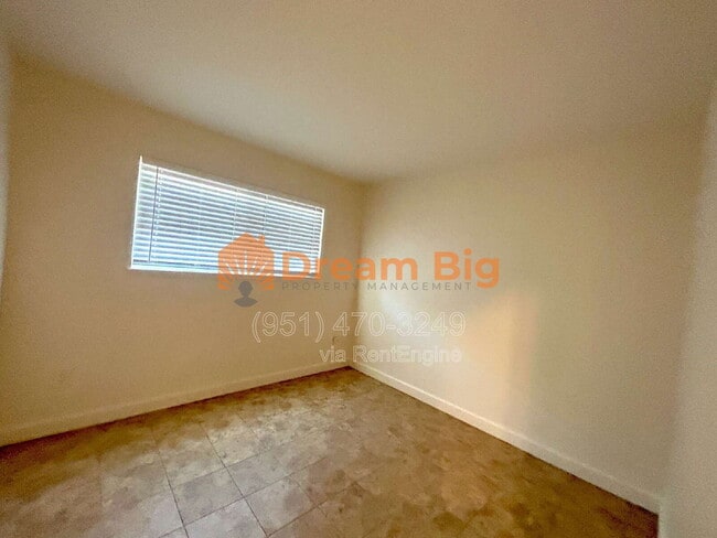 Building Photo - 3152 Newell Dr