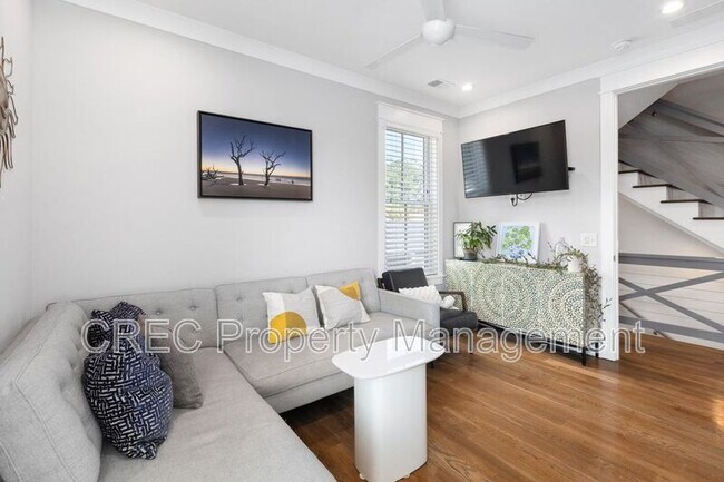 Building Photo - 3 1/2 Maranda Holmes St