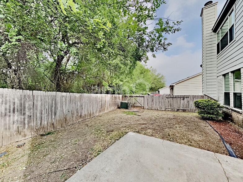 Building Photo - 54 Lockspring