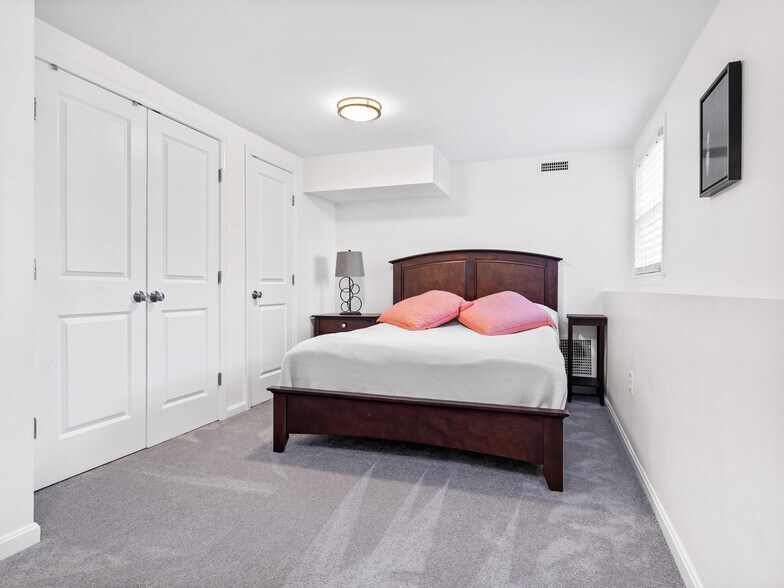 Building Photo - 25 Falmouth Rd