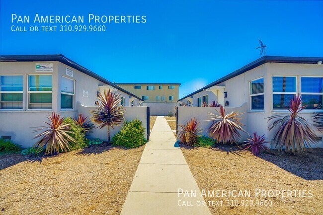 Building Photo - 11314 1/2 S Truro Ave-