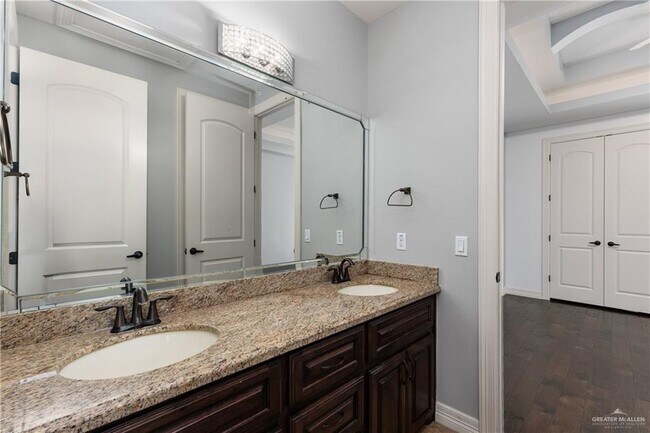 Building Photo - 1320 Manzano Ln