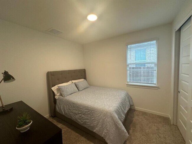 Building Photo - 421 Peace Pipe Way