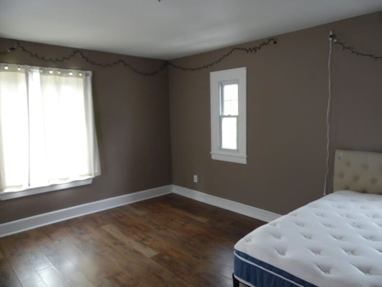 Building Photo - 419 W White Horse Pike