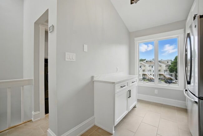 Building Photo - 100 Pinewood Rd