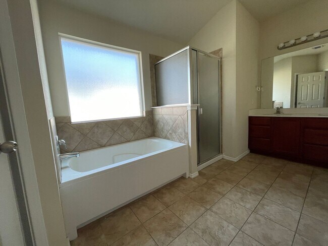 Building Photo - 4-Bedroom House for Rent in Killeen - *Get 1/2 off one month of rent!*