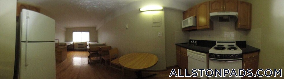 Building Photo - 1110 Commonwealth Ave