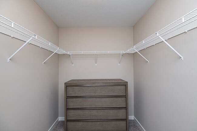 Building Photo - 3367 Ridgeline Dr SE