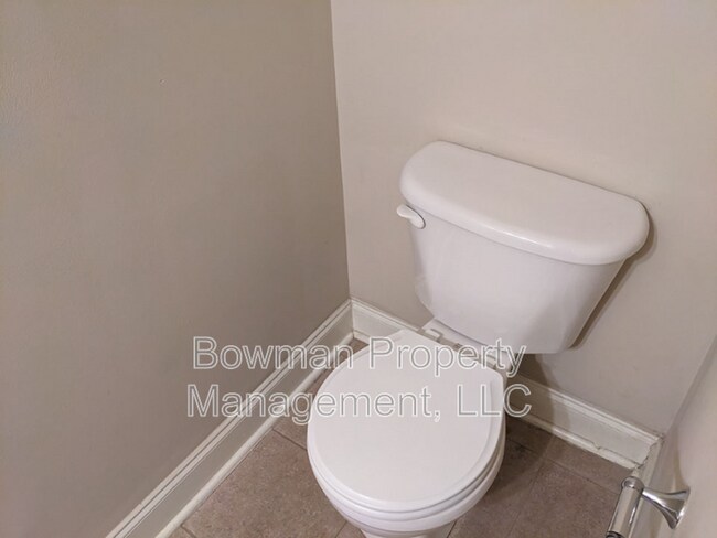 Building Photo - 460 S Barnett Shoals Rd