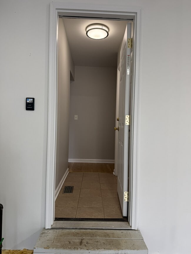 Building Photo - 9228 Pebble Creek Way