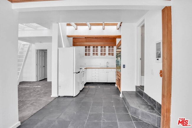 Building Photo - 6456 Surfside Way