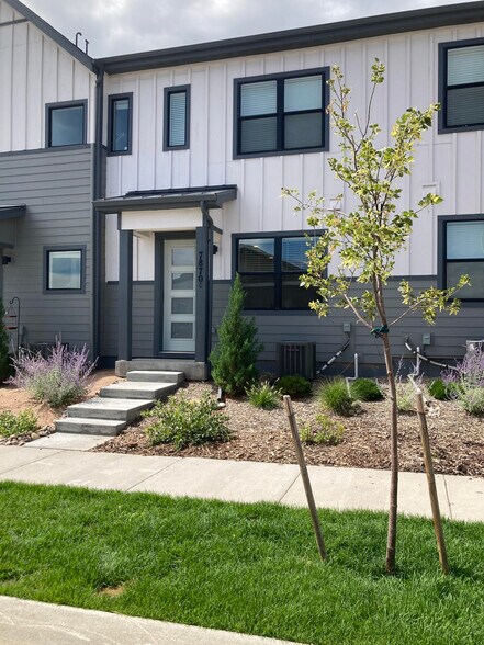 Building Photo - 7870 Horsebrush Ln