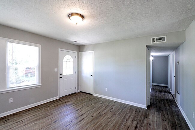 Building Photo - 3 Bedroom 1 Bath Fenced Shed Patio Brick Ranch Rental Home