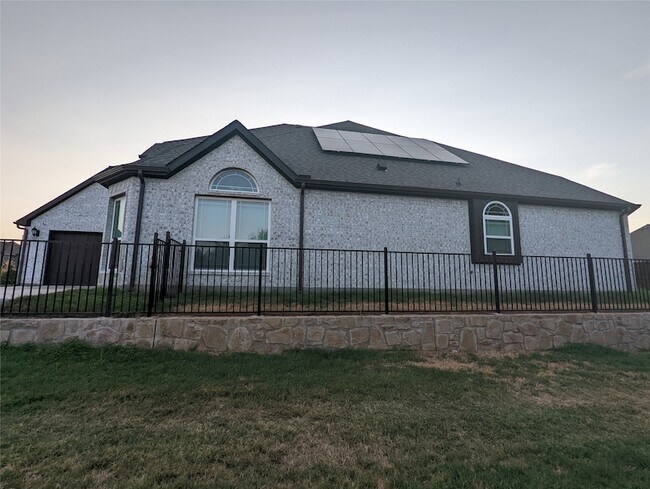 Building Photo - 9832 El Colina Dr