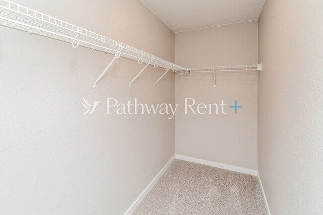 Building Photo - 9351 Yampa St