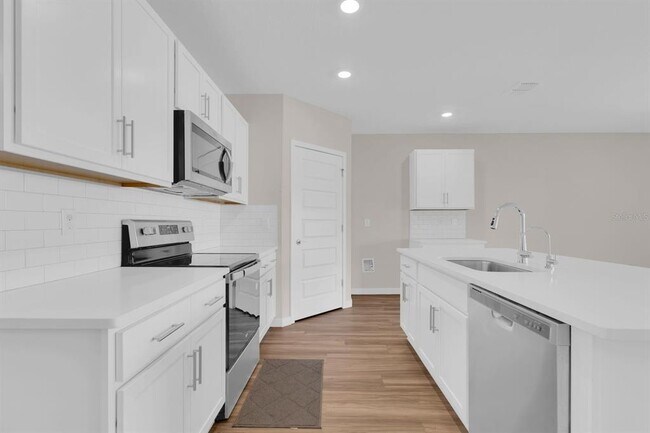 Building Photo - 401 Chayne Pl