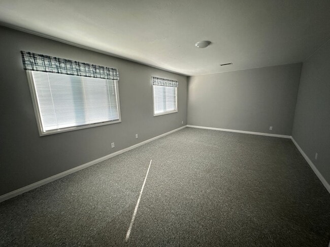 Building Photo - West-End Ramona 3BR Ranch on 2 Acres – Easy Poway Commute