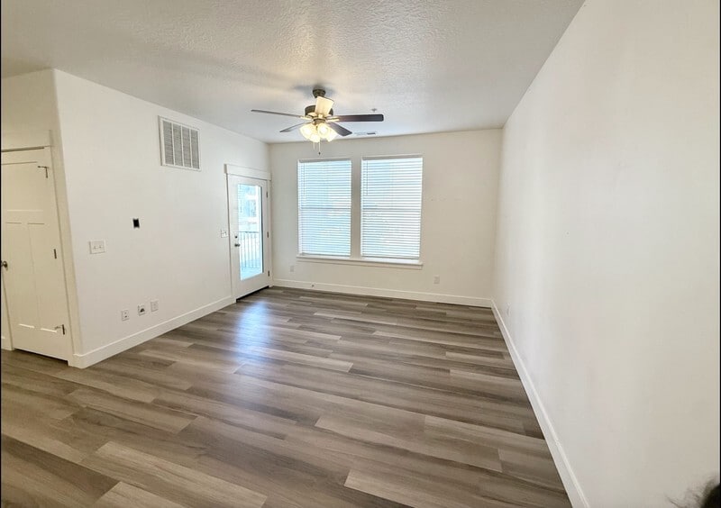 Building Photo - 487 N 360 W