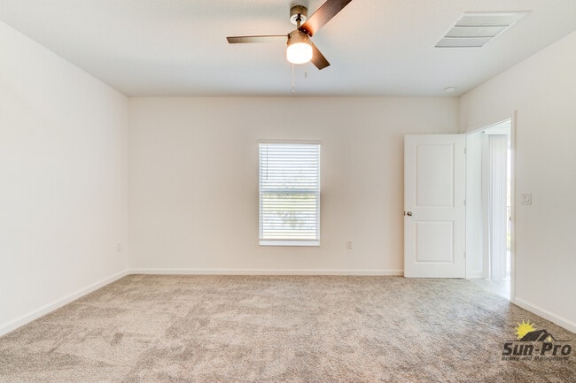 Building Photo - 2123 Green Valley St