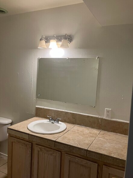 Bath Sink - 8405 Trumbull Ave SE