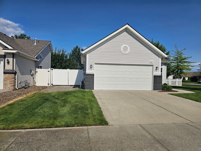 Building Photo - Beautiful home in Fieldstone