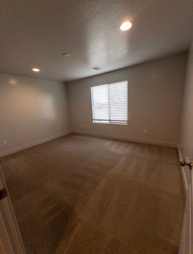 Building Photo - 4087 Cerro Wy