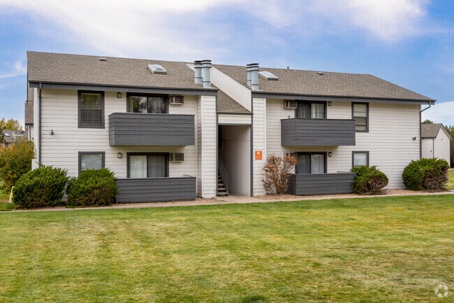 Building Photo - Miramar Apartments