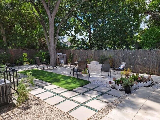 Building Photo - 441 NW 7th Terrace