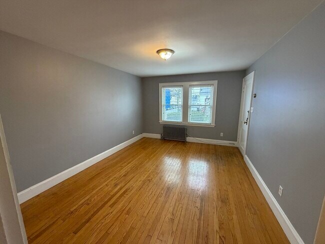 Building Photo - 114 E Squantum St