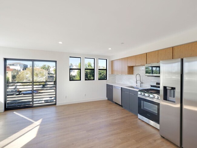 Building Photo - 1856 Redondo Blvd