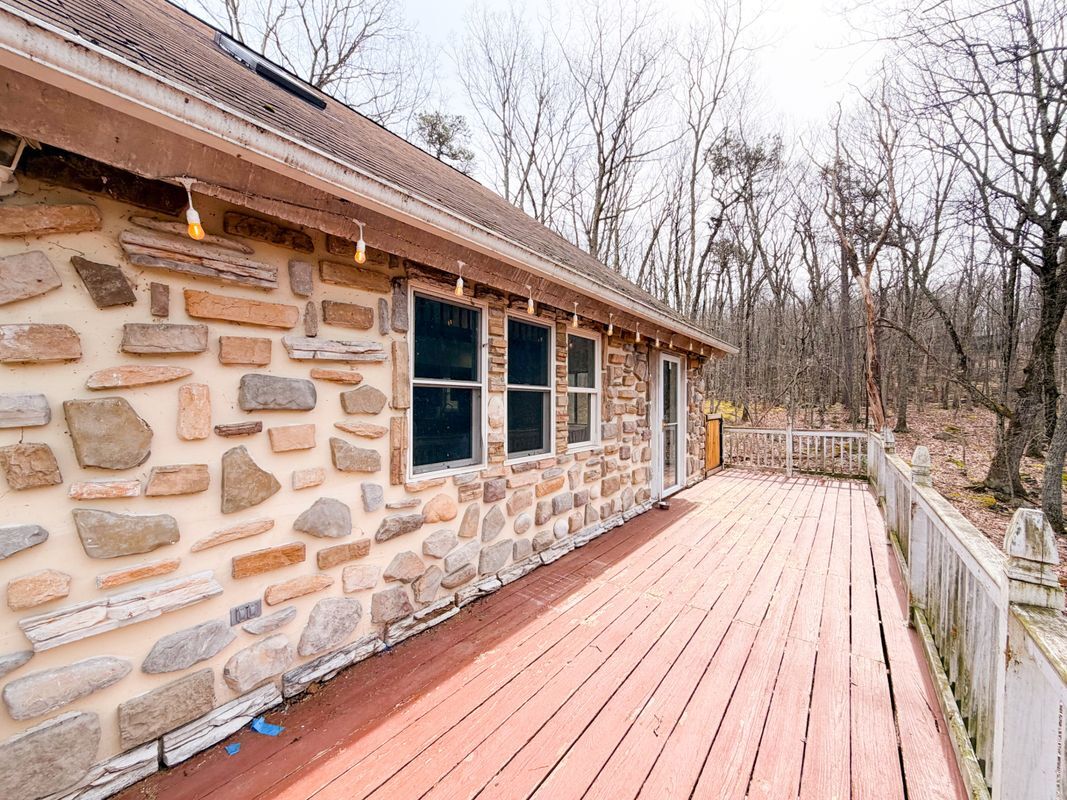 Building Photo - 811 Hickory Ct