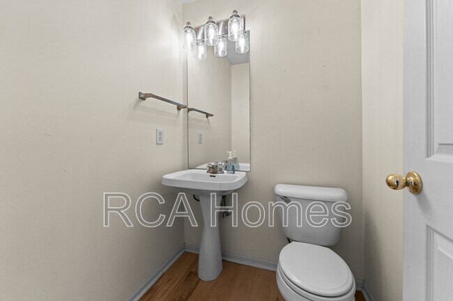 Building Photo - 45 Wisteria Way