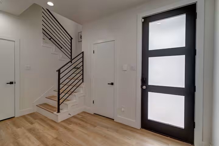 Building Photo - 3008 Delano St