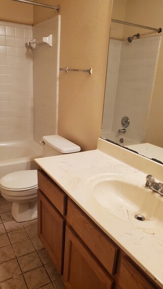 Full Bath 2 - 15540 Weldon Dr