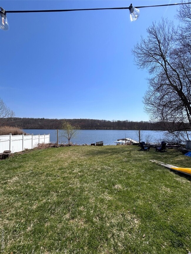 Building Photo - 451 E Main St