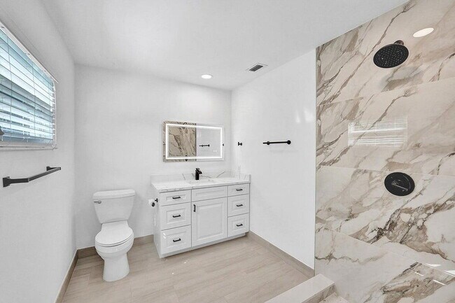 Building Photo - 4110 NW 10th St