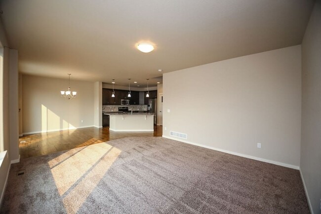 Building Photo - 4 Bedroom Home in Wellington