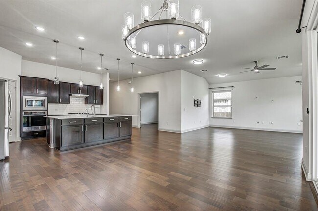 Building Photo - 18012 Stefano Dr