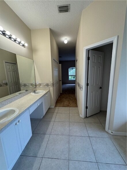 Building Photo - 707 46th Square