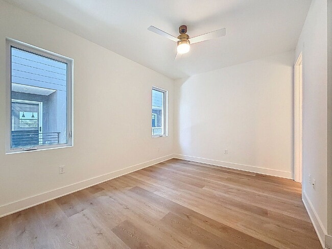 Building Photo - 334 14th St N