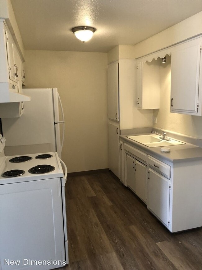 Building Photo - 122 Corbett St