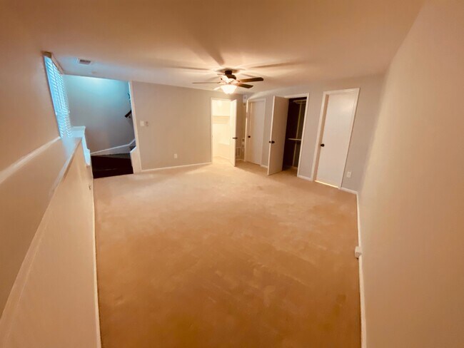 Building Photo - 6215 Cool Valley Ct