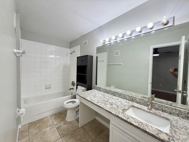 Building Photo - Cozy 1-Bedroom in Davenport – Utilities Included | $1,100/mo