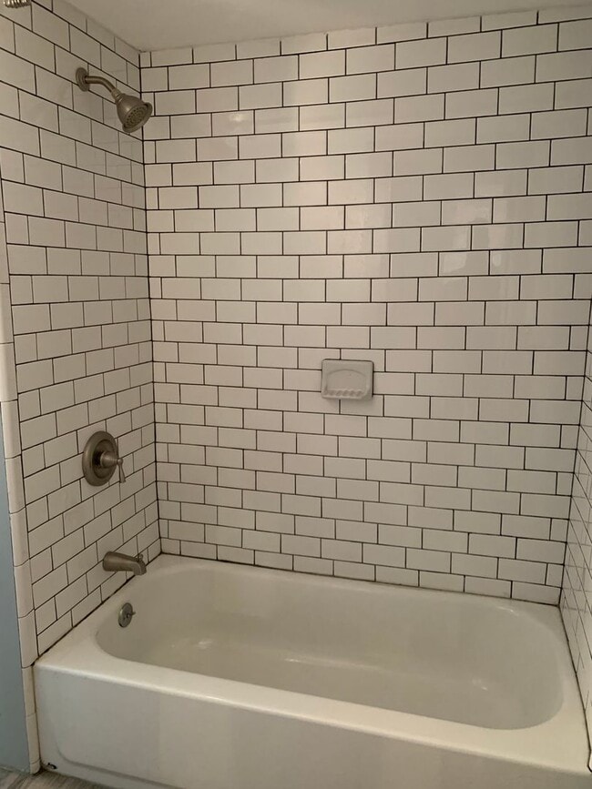 Building Photo - 124 Cedar St