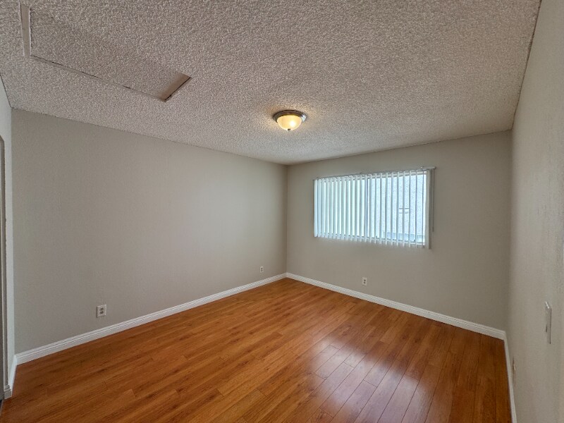 Building Photo - 626 E Verdugo Ave