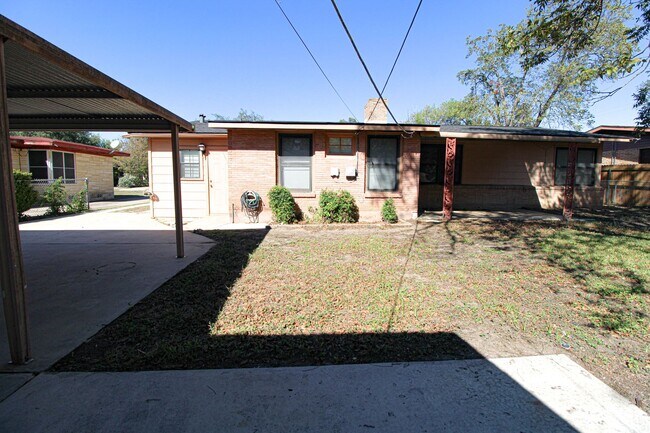 Building Photo - 434 Cosgrove St