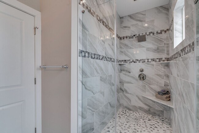 Building Photo - Brand New Luxury Home Brewerytown