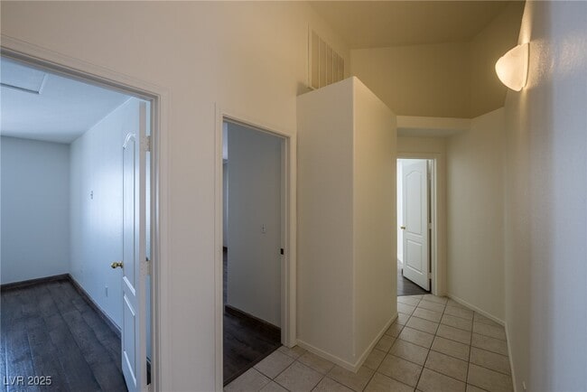 Building Photo - 682 Ladywood Ln