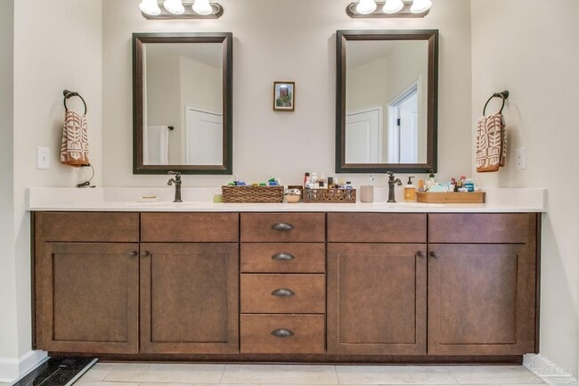 Building Photo - 874 Lowery Dr